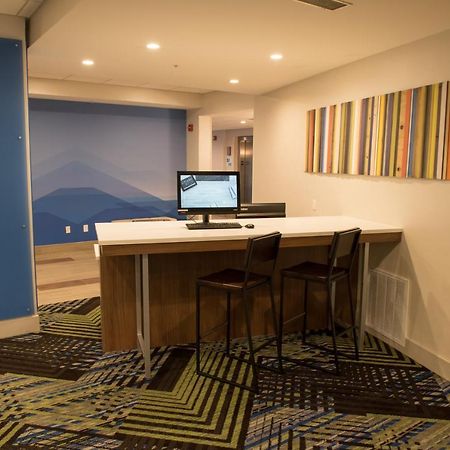 Holiday Inn Express & Suites Dayton North - Vandalia By Ihg Esterno foto